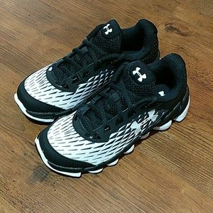 NWT Under Armour BPS Spine Distrupt Boys